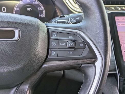 Used 2022 Jeep Grand Cherokee Limited AWD/4WD image 28