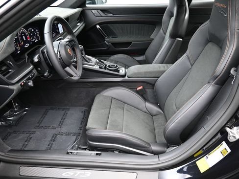 Used 2026 Porsche 911 GT3 RWD image 7