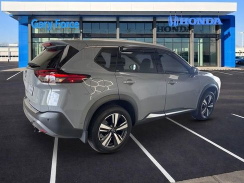 Used 2023 Nissan Rogue SL w/ SL Premium Package FWD image 2