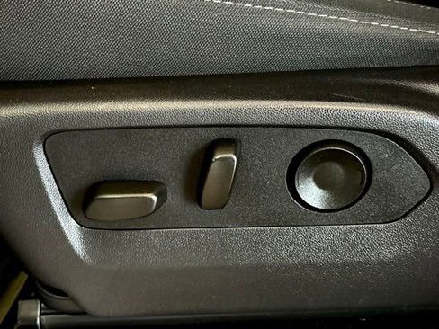 Used 2025 Chevrolet Silverado 2500 LT w/ Convenience Package image 19