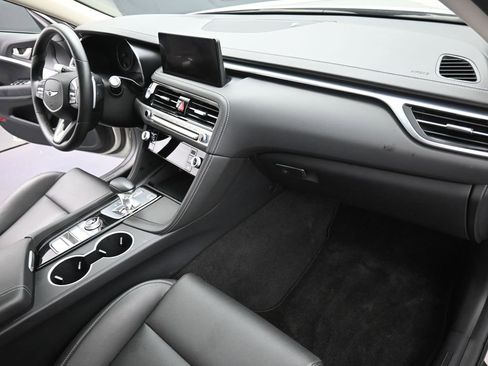 Used 2025 Genesis G70 2.5T image 27