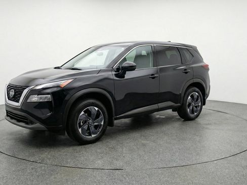 Used 2025 Nissan Rogue SV AWD/4WD image 3