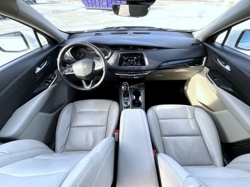 Used 2022 Cadillac XT4 Premium Luxury w/ Enhanced Visibility Package image 14