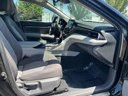 Used 2021 Toyota Camry LE w/ Carpet Mat Package (TMS) FWD image 28
