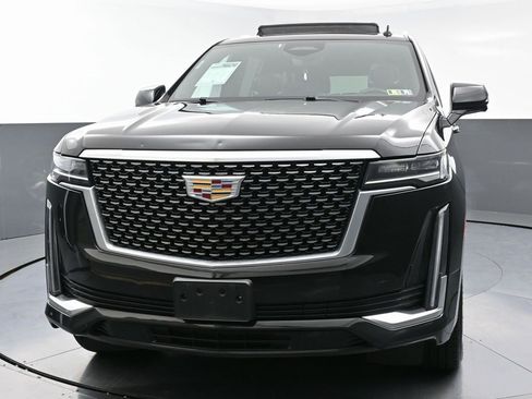Used 2023 Cadillac Escalade ESV Premium Luxury image 5
