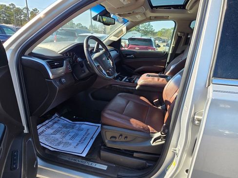 Used 2015 Chevrolet Suburban LTZ image 5