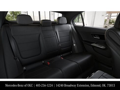 Used 2025 Mercedes-Benz C 300 Sedan image 5