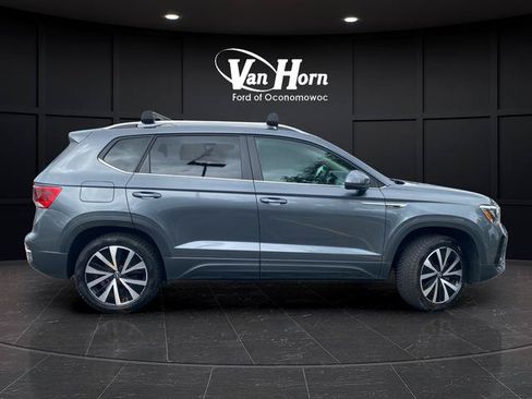 Used 2022 Volkswagen Taos SE AWD/4WD image 8