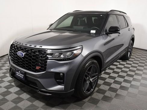 Used 2025 Ford Explorer ST AWD/4WD image 1