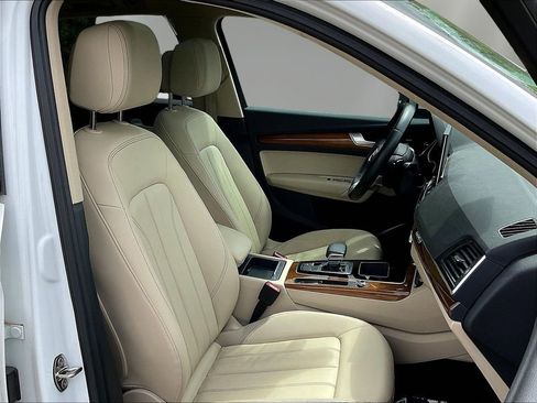 Used 2022 Audi Q5 2.0T Premium w/ Convenience Package AWD/4WD image 29