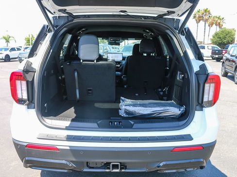 New 2026 Ford Explorer ST-Line w/ ST-Line Street Pack RWD image 21