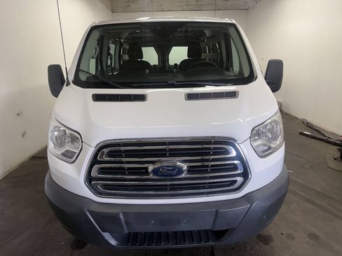 Used 2018 Ford Transit 250 130 Low Roof w/ Exterior Upgrade Package RWD image 3