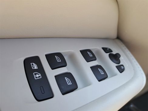 Used 2022 Volvo XC60 B6 Inscription w/ Advanced Package image 22