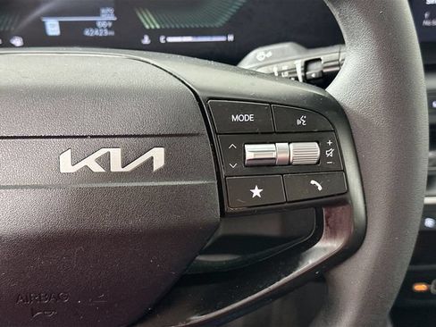 Used 2025 Kia K4 FWD image 21