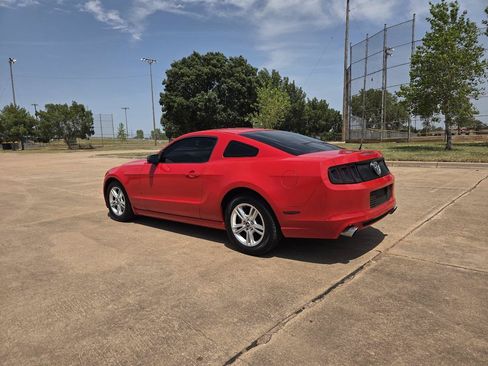 Used 2013 Ford Mustang Coupe RWD image 6