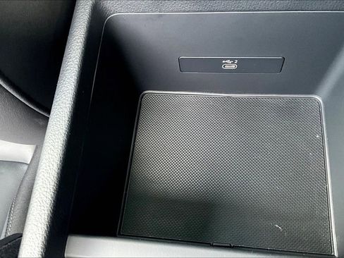 Used 2023 Audi Q5 2.0T Premium w/ Convenience Package image 16