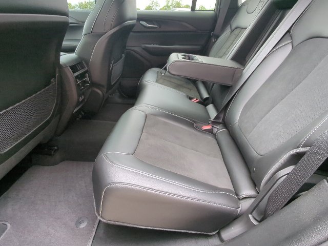 Used 2025 Jeep Grand Cherokee Altitude AWD/4WD image 24