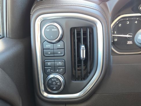 Used 2022 GMC Sierra 1500 Denali w/ Denali Premium Package image 11