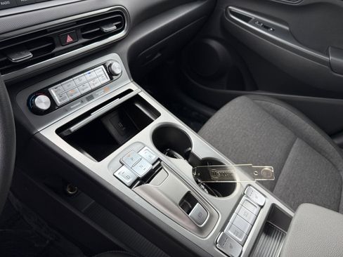 Certified 2023 Hyundai Kona SE image 13