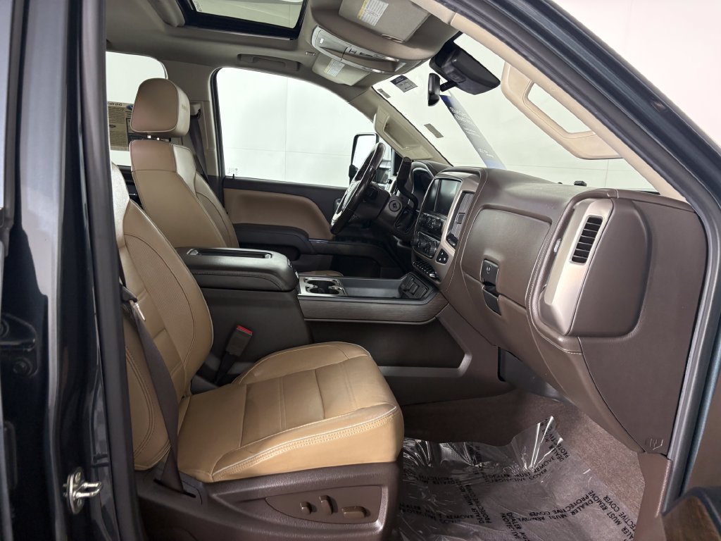 Used 2019 GMC Sierra 2500 Denali w/ Duramax Plus Package AWD/4WD image 33