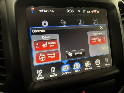 Used 2017 Jeep Cherokee Latitude w/ Cold Weather Group image 39