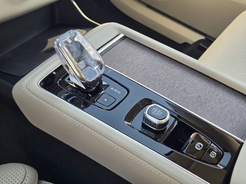 New 2026 Volvo XC90 T8 Ultra image 22