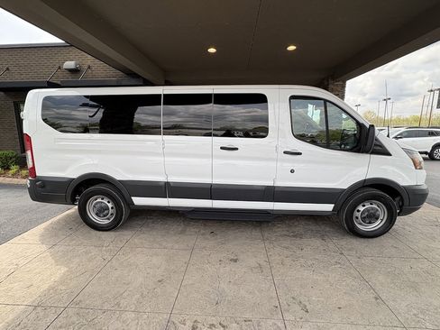 Used 2017 Ford Transit 350 XL image 5