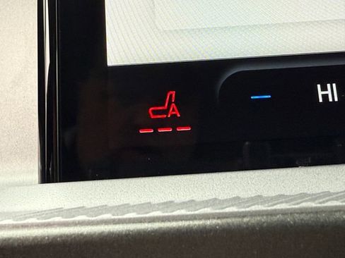 Used 2025 Ford Bronco Sport Badlands image 9