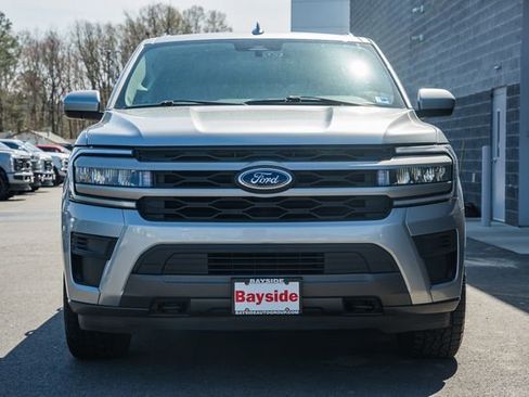 Used 2022 Ford Expedition XLT AWD/4WD image 3