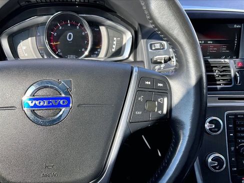 Used 2016 Volvo XC60 T6 w/ Climate Package image 17