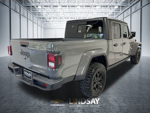 Used 2021 Jeep Gladiator Willys image 31