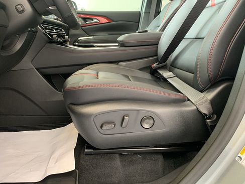 New 2026 Chevrolet Traverse RS w/ LPO, Floor Liner Package FWD image 14