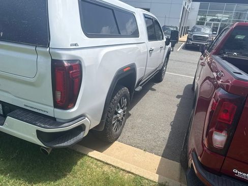 Used 2022 GMC Sierra 2500 Denali w/ Denali Ultimate Package AWD/4WD image 6