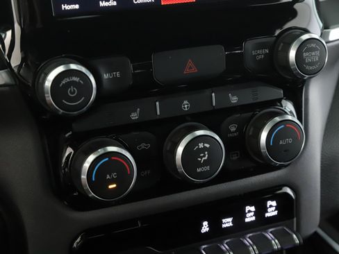 Used 2022 RAM 1500 Big Horn AWD/4WD image 13