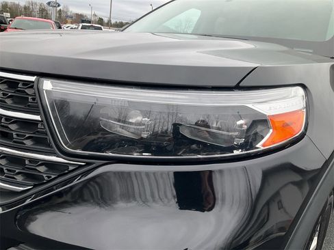 Certified 2022 Ford Explorer XLT image 9