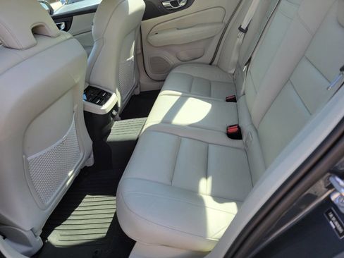 Used 2022 Volvo S60 B5 Inscription w/ Advanced Package image 14