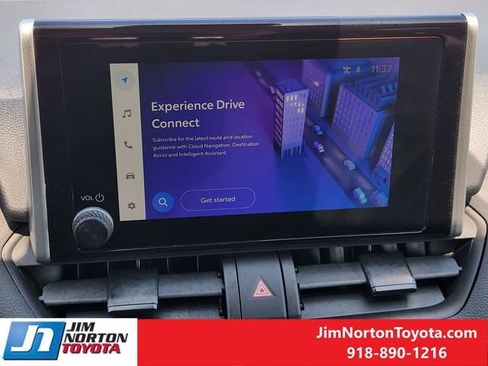 Used 2025 Toyota RAV4 XLE FWD image 18
