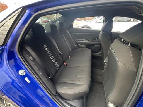 New 2025 Hyundai Elantra SEL image 21