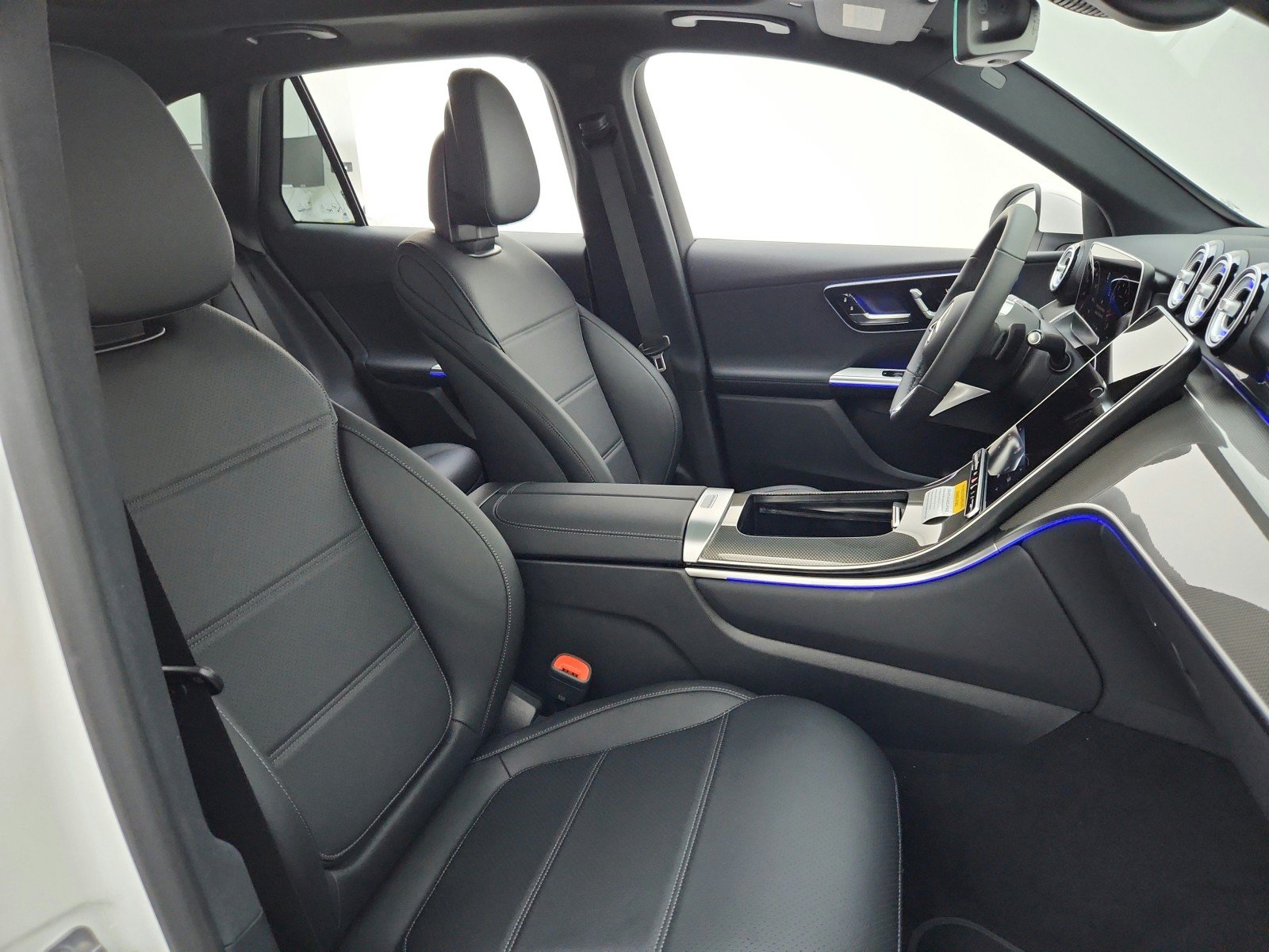Used 2026 Mercedes-Benz GLC 300 image 26