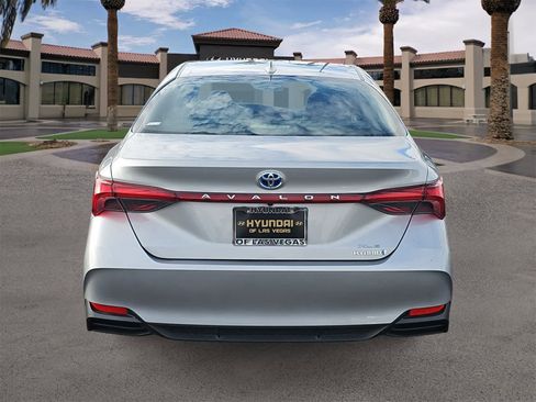 Used 2021 Toyota Avalon XLE w/ Carpet Mat Package (TMS) image 7