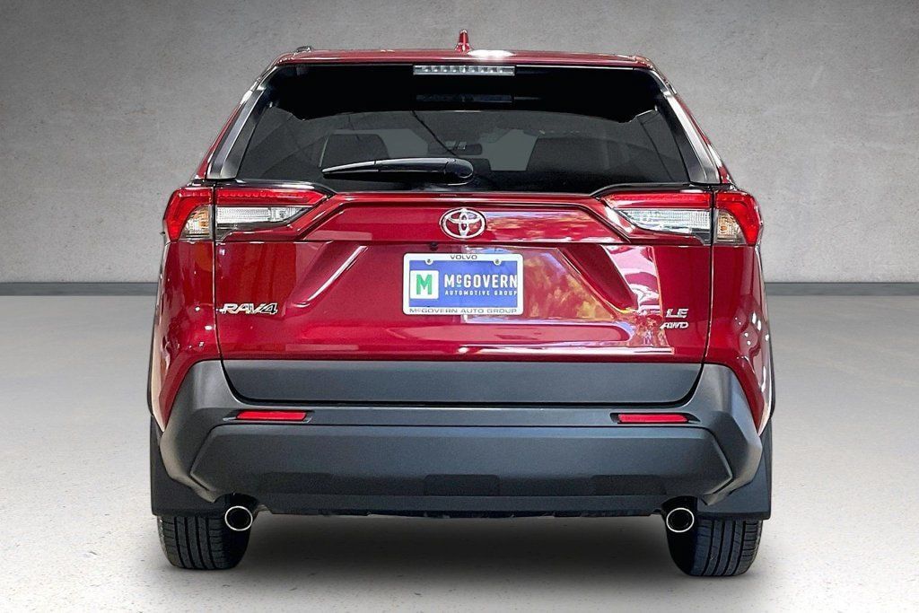 Used 2021 Toyota RAV4 LE w/ Carpet Mat Package (TMS) AWD/4WD image 6