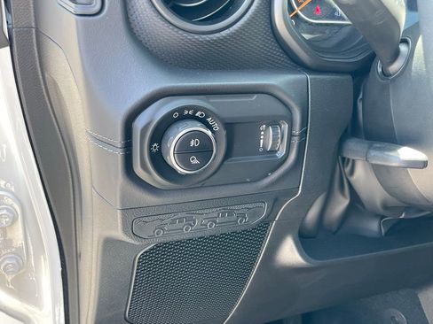 Used 2024 Jeep Gladiator Rubicon w/ Convenience Group image 12