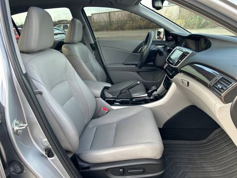 Used 2016 Honda Accord EX-L image 12