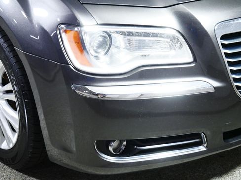 Used 2014 Chrysler 300 AWD w/ Driver Convenience Group image 16
