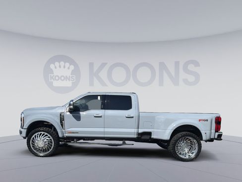 New 2026 Ford F450 Platinum w/ Platinum Plus Package AWD/4WD image 2