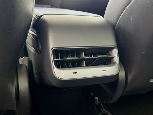 Used 2021 Tesla Model 3 Standard Range Plus image 24