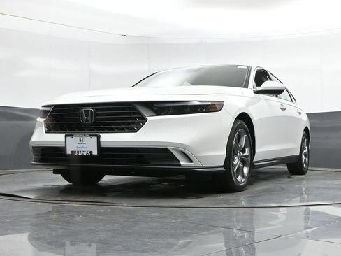 Used 2023 Honda Accord EX image 43
