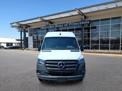 Used 2024 Mercedes-Benz Sprinter 2500 image 8