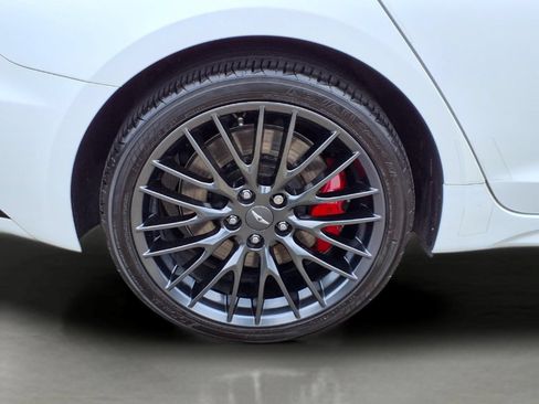 Used 2022 Genesis G70 3.3T Launch Edition RWD image 9