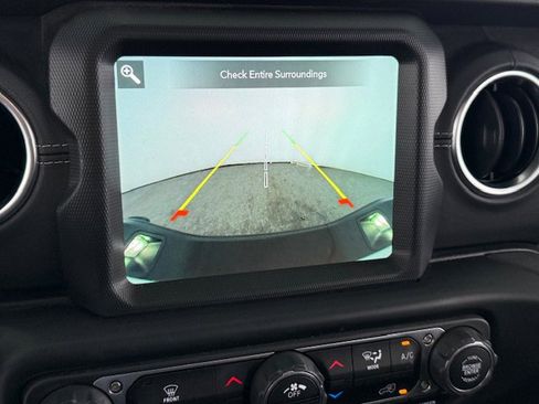 Certified 2022 Jeep Gladiator Overland w/ Popular Equipment Package image 13